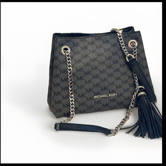 Michael Kors | Bags | Michael Kors Jet Set Chain Medium Messenger Bag ...